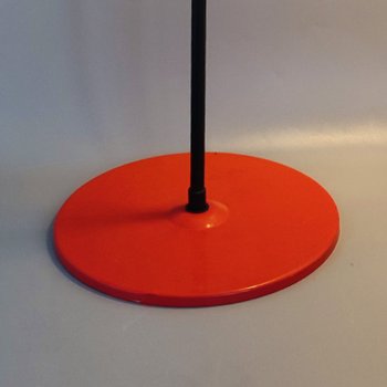 1970 Beautiful red table lamp by Veneta Lumi. Made in Italy