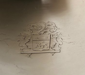 THÉIÈRE EN ARGENT MASSIF 