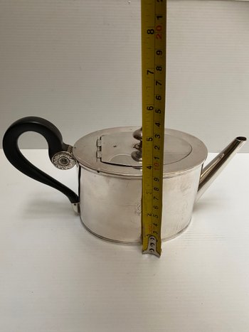 THÉIÈRE EN ARGENT MASSIF 