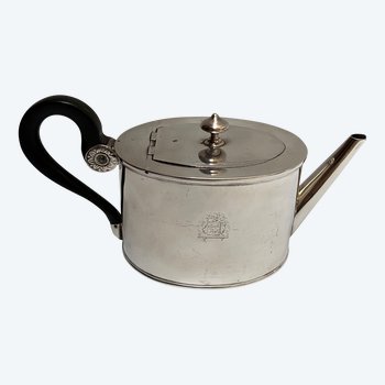 TEAPOT IN SOLID SILVER