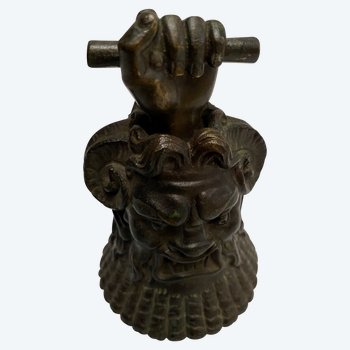 CLOCHETTE EN BRONZE 