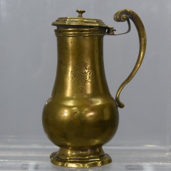 17th Century Toilet Service In Bronze Coat Of Arms