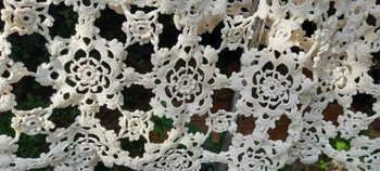 Copriletto in pizzo antico/anni '70