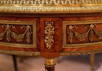 Tavolo con piedistallo rotondo in stile Weisweiler del XIX secolo