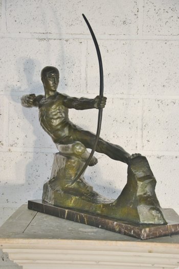 Art Déco in bronzo con patina verde "arciere" di Victor DEMANET