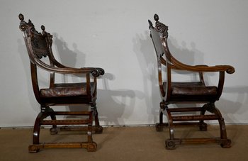 Coppia di importanti poltrone Dagobert, Curule, stile rinascimentale - Fine XIX secolo