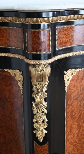 Buffet d’appui en Loupe de Thuya, époque Napoléon III – Milieu XIXe