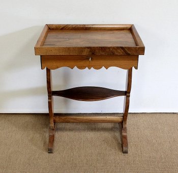 Petite Table de Salon vide-poche en Noyer massif - Milieu XIXe