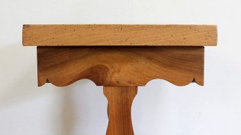 Petite Table de Salon vide-poche en Noyer massif - Milieu XIXe