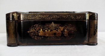 Travel box with Japanese decoration, Napoleon III period - Mid 19th century