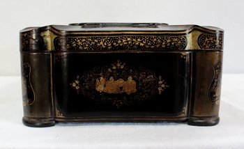 Travel box with Japanese decoration, Napoleon III period - Mid 19th century