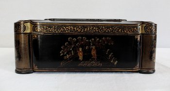 Travel box with Japanese decoration, Napoleon III period - Mid 19th century