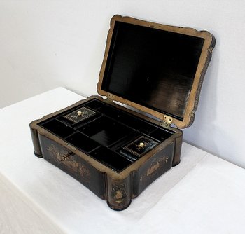 Travel box with Japanese decoration, Napoleon III period - Mid 19th century