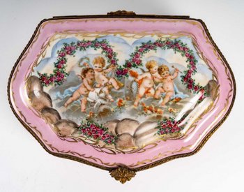Boite à Bijoux En Porcelaine Rose De Style Sèvres