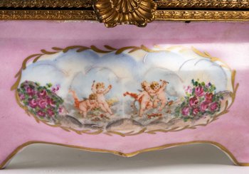 Boite à Bijoux En Porcelaine Rose De Style Sèvres