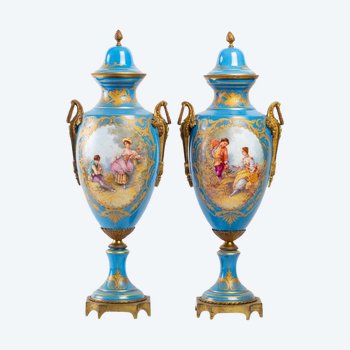 A Pair Of Syle Porcelain Vases Late 19th Century