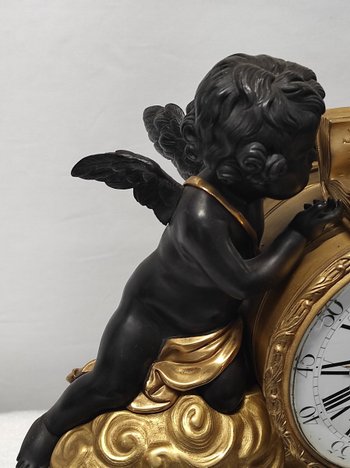 A Clock With Lovers In Gilded Bronze Late 19th Century
