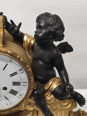 A Clock With Lovers In Gilded Bronze Late 19th Century