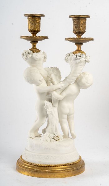 A porcelain cookie and gilded bronze set End of XIXth Century