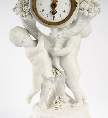 A porcelain cookie and gilded bronze set End of XIXth Century