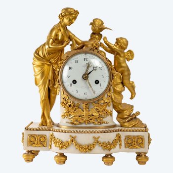 A Clock In Gilt Bronze And White Marble 18th Century