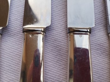7 couteaux de table modèle style "vieux paris" orfèvrerie Tétard Frères