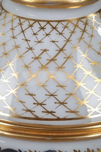 Service dit "verre d'eau" en opaline à décor Desvignes, Charles X