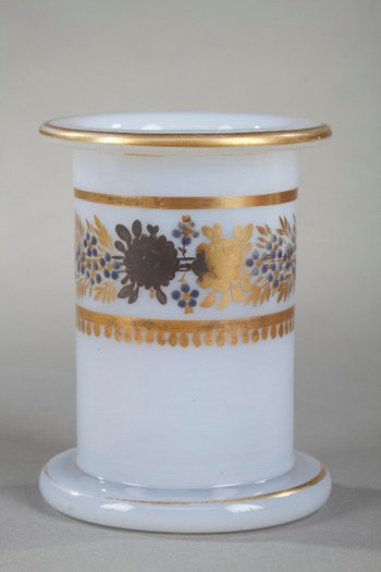 Service dit "verre d'eau" en opaline à décor Desvignes, Charles X
