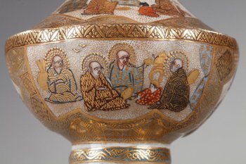 Small Satsuma Tripod Vase In Earthenware Decorated With 18 Luohans, 19th century