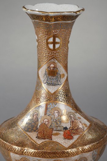 Small Satsuma Tripod Vase In Earthenware Decorated With 18 Luohans, 19th century