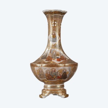 Small Satsuma Tripod Vase In Earthenware Decorated With 18 Luohans, 19th century