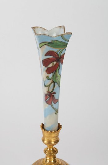 Vaso Soliflore Art Nouveau con donne e fiori, 1900