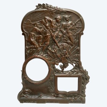 FRAME IN CAST BRONZE WITH PATINA