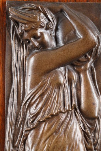 Coppia di bassorilievi, "Donne che trasportano acqua".
