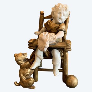 L’enfant Sur Sa Chaise