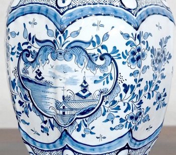 Delft earthenware vase - Early XXth century