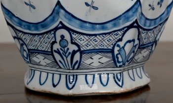 Delft earthenware vase - Early XXth century