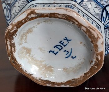 Delft earthenware vase - Early XXth century