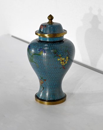 Cloisonné enamel and bronze vase, Japan - Late 19th century