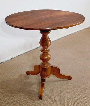 Solid Walnut Pedestal table, Louis Philippe style - 2nd half of the 19th century