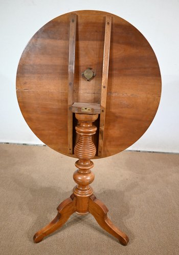 Solid Walnut Pedestal table, Louis Philippe style - 2nd half of the 19th century