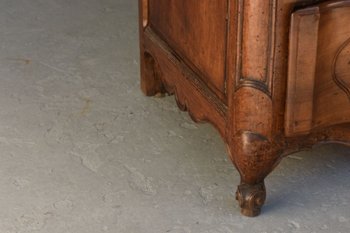 Commode Arbalète Louis XV En Noyer époque XVIIIème, 