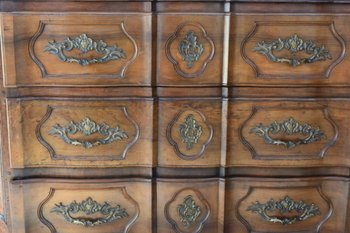 Commode Arbalète Louis XV En Noyer époque XVIIIème, 