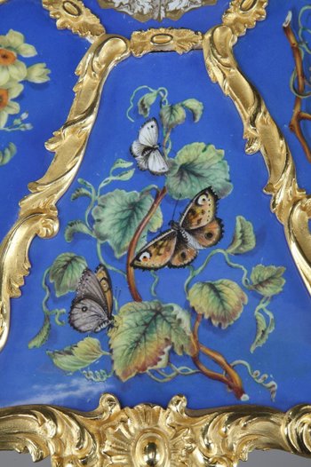 Table Guéridon En Porcelaine De Style Rocaille