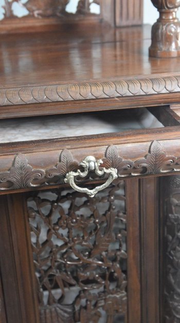 Spettacolare Credenza Due Corpi Indocinesi Decorati Con Draghi In Palissandro