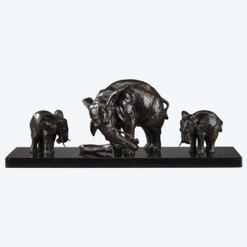 Bronze sculpture "Elephant and his two babies" by Ulisse Caputo