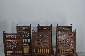 Rara Serie Di 6 Sedie In Palissandro Indocinese Decorate Con Draghi.