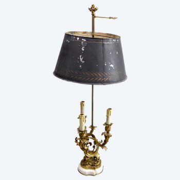 Bouillotte-Lampe im Louis XV-Stil, Sockel aus weißem Marmor