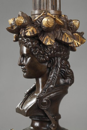 Ein großes Paar Bronze-Kerzenleuchter aus der Restaurationszeit