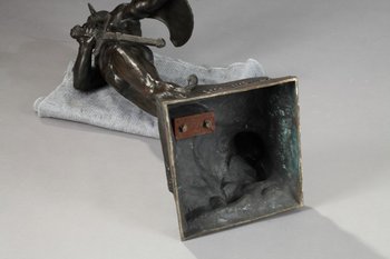 Scultura in bronzo "Il Guerriero" di Auguste de Wever